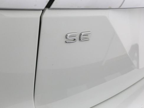 Used 2025 Volkswagen Atlas SE w/ Black Wheel Package image 12