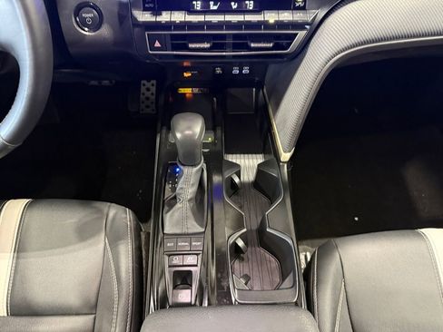 Used 2025 Toyota Camry SE image 15