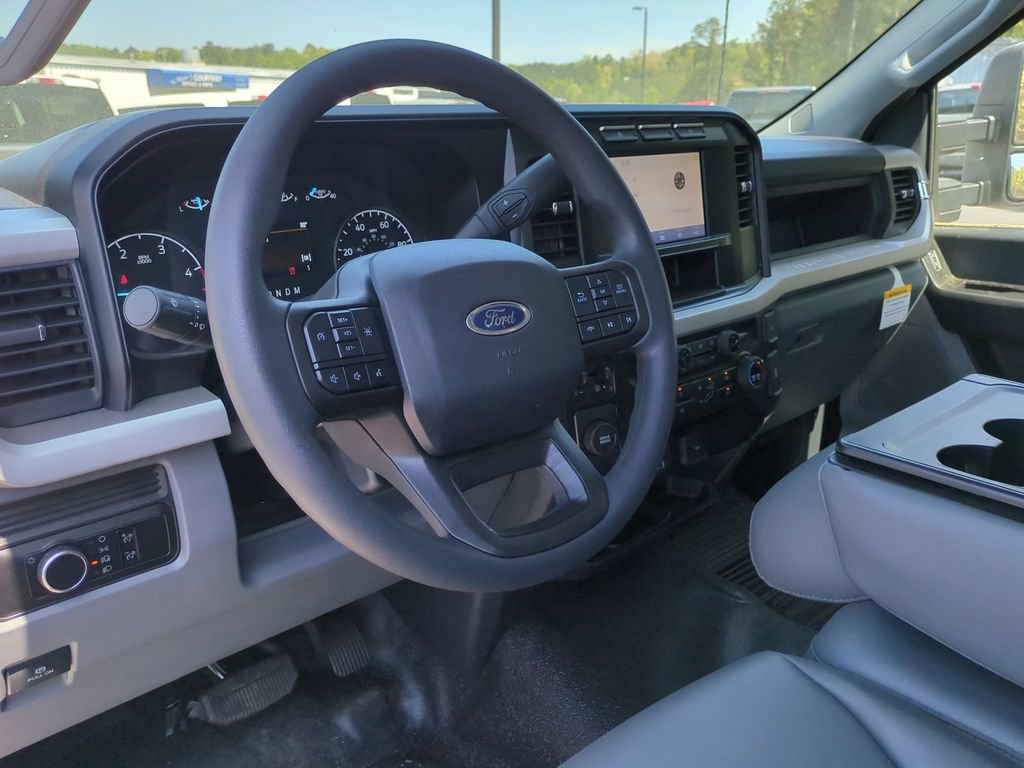 Used 2024 Ford F550 2WD Regular Cab Super Duty image 15
