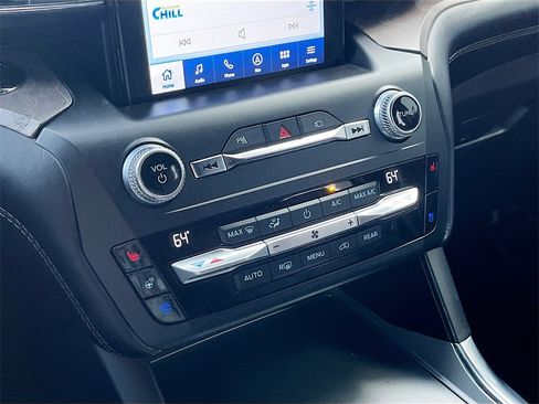 Used 2020 Ford Explorer Platinum w/ Premium Technology Package image 14