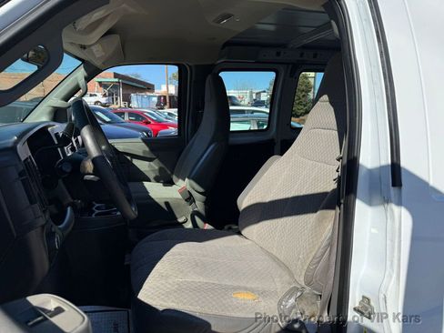 Used 2017 Chevrolet Express 2500 image 14