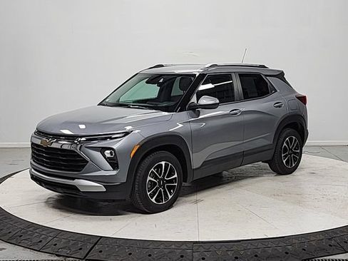 Used 2026 Chevrolet TrailBlazer LT FWD image 3