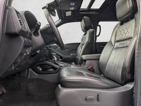 Used 2022 Nissan Frontier Pro-X w/ Pro-X Premium Package image 17