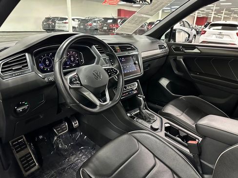 Used 2022 Volkswagen Tiguan SEL R-Line image 14