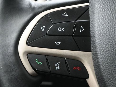 Used 2017 Jeep Grand Cherokee Limited AWD/4WD image 6