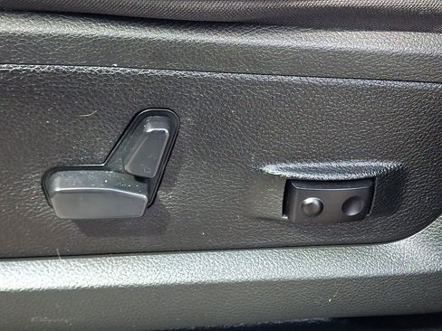 Used 2024 RAM 2500 Big Horn AWD/4WD image 28