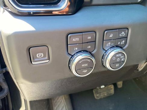 Used 2024 GMC Sierra 3500 Denali w/ Denali Reserve Package AWD/4WD image 16
