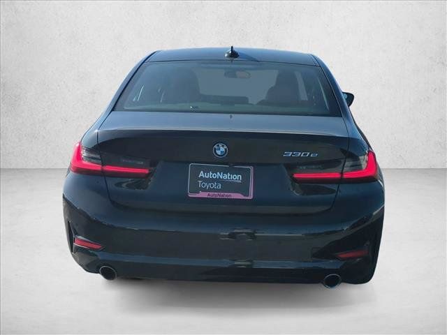 Used 2022 BMW 330e w/ Convenience Package RWD image 6
