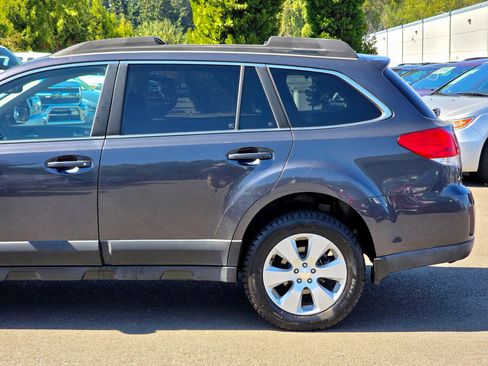 Used 2011 Subaru Outback 2.5i Premium AWD/4WD image 7