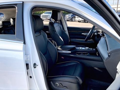 Used 2025 Genesis GV70 2.5T w/ Advanced Package image 8