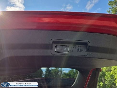 Used 2024 Ford Explorer XLT w/ Equipment Group 202A AWD/4WD image 13