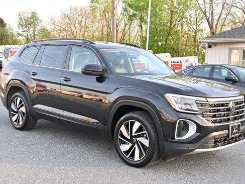 Used 2024 Volkswagen Atlas SE AWD/4WD image 4