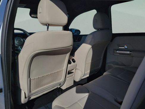 Certified 2025 Mercedes-Benz GLB 250 image 13