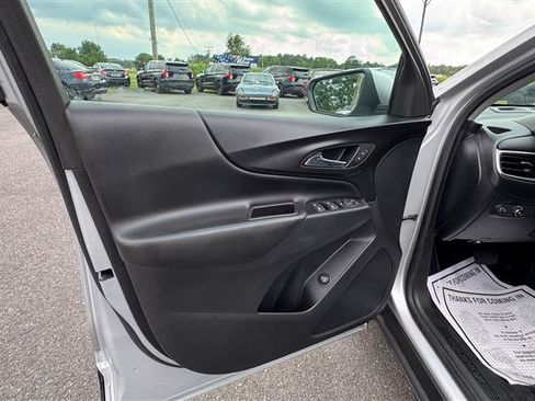 Used 2022 Chevrolet Equinox LT w/ Driver Convenience Package FWD image 26
