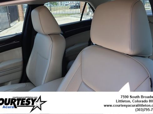 Used 2020 Chrysler 300 Limited RWD image 20