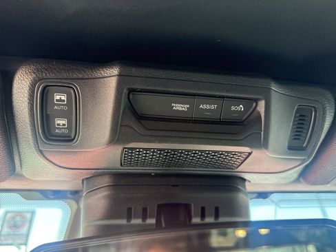 Certified 2025 Jeep Wrangler Unlimited Sahara w/ Safety Group AWD/4WD image 27