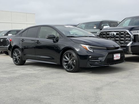 Certified 2026 Toyota Corolla SE w/ SE Package FWD image 2