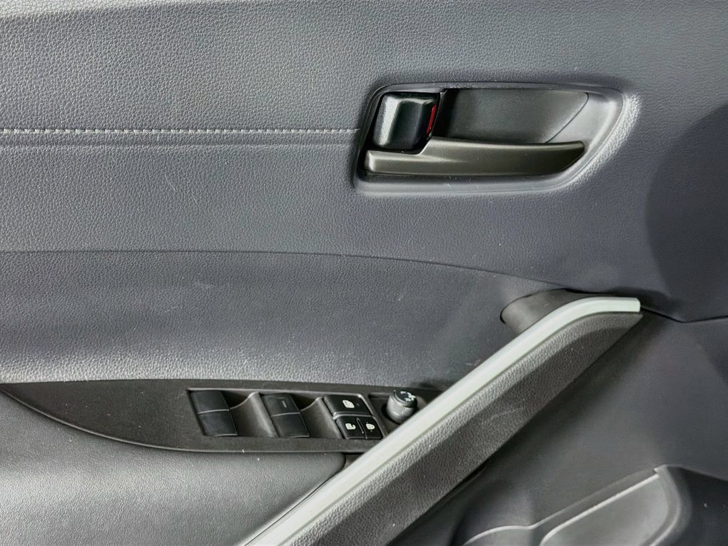 Used 2024 Toyota Corolla Cross LE FWD image 23
