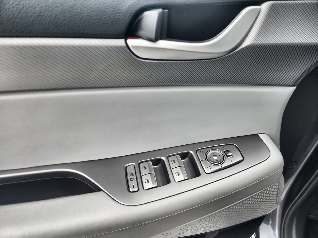 Used 2025 Hyundai Palisade SEL FWD image 23