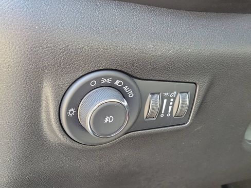 Used 2025 Jeep Compass Trailhawk w/ Trailhawk Elite Group AWD/4WD image 21