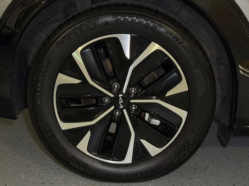 Certified 2023 Kia EV6 Wind AWD/4WD image 8