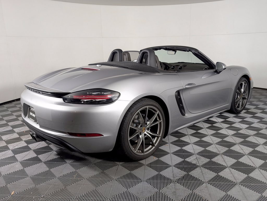 Used 2021 Porsche 718 Boxster RWD image 7