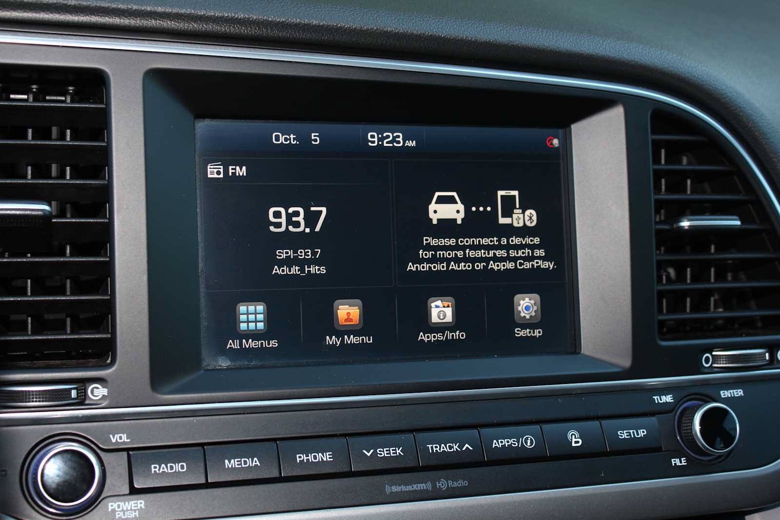 Used 2017 Hyundai Elantra Limited FWD image 39