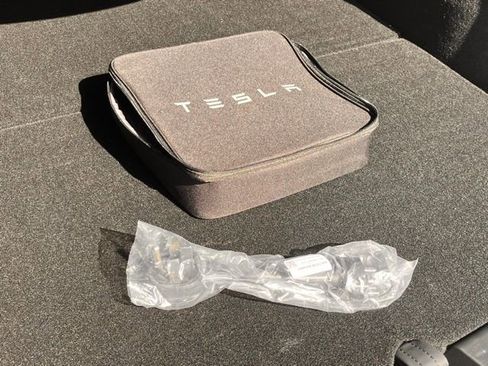 Used 2024 Tesla Model Y Performance image 26