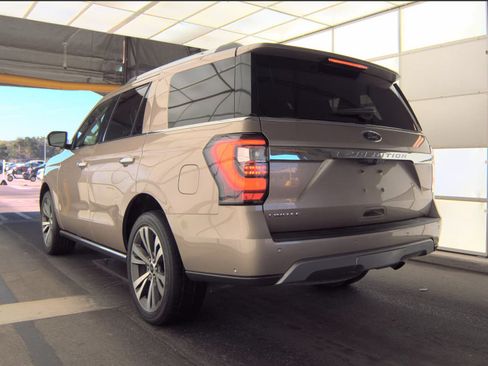 Used 2020 Ford Expedition Limited w/ Equipment Group 302A RWD image 4