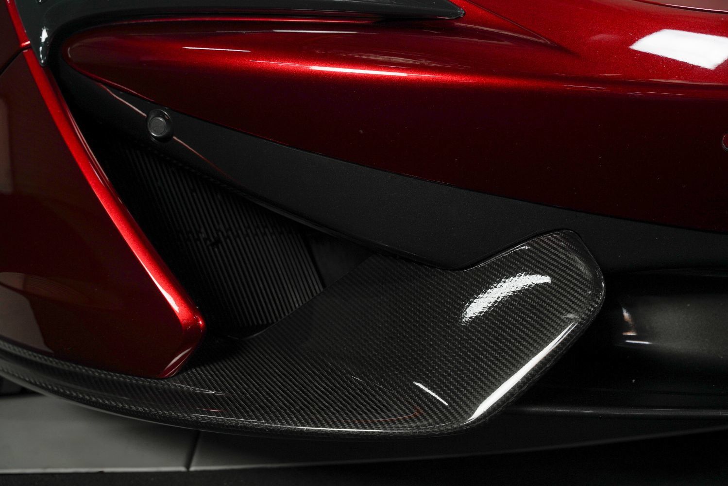 Used 2017 McLaren 570S RWD image 13