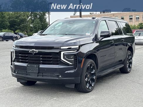 Used 2026 Chevrolet Suburban RST AWD/4WD image 1