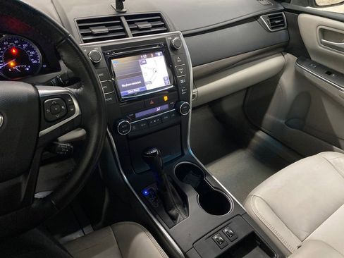 Used 2015 Toyota Camry XLE w/ Moonroof Package FWD image 21