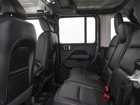 Used 2020 Jeep Wrangler Unlimited Sahara AWD/4WD image 20