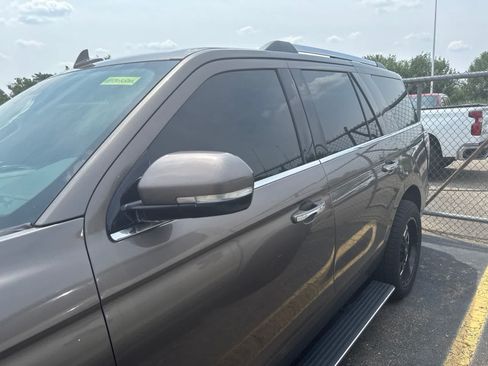 Used 2019 Ford Expedition Limited w/ Equipment Group 301A AWD/4WD image 13
