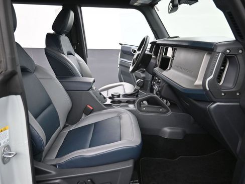 Used 2024 Ford Bronco Outer Banks image 27