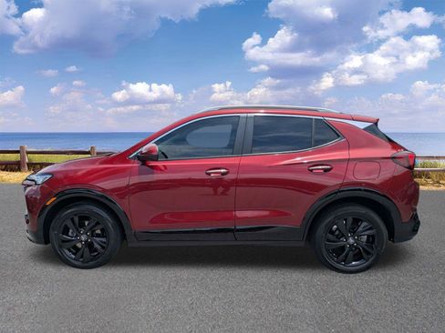 Used 2024 Buick Encore GX Sport Touring FWD image 5