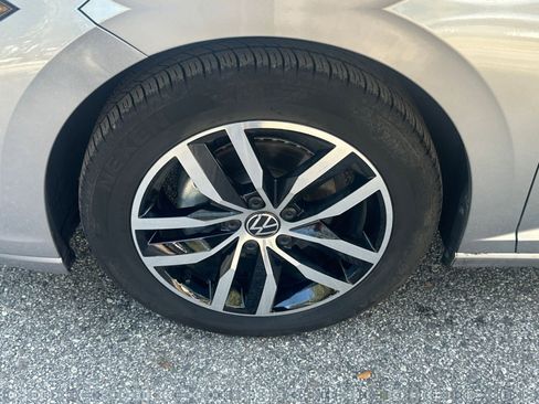 Used 2025 Volkswagen Jetta SE image 23