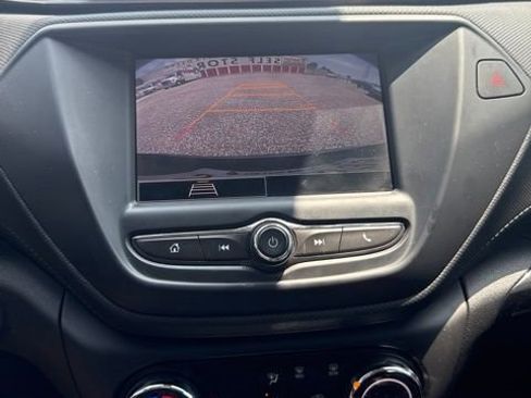 Used 2023 Chevrolet TrailBlazer LT FWD image 16