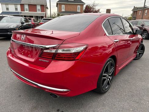 Used 2017 Honda Accord Sport image 8