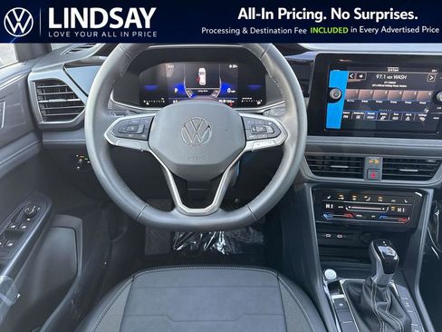 New 2026 Volkswagen Taos SE FWD image 12