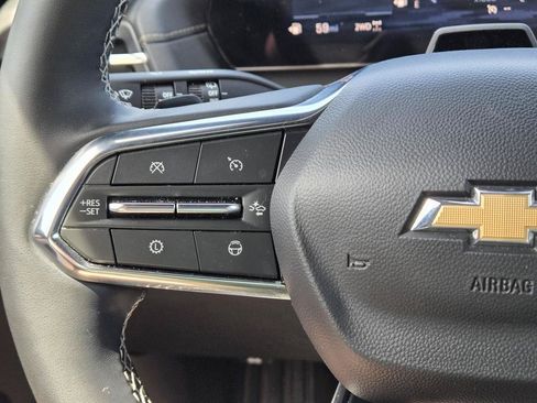 Used 2025 Chevrolet Traverse High Country AWD/4WD image 23