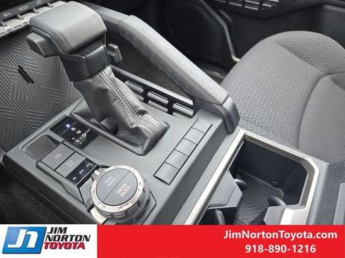 Used 2025 Toyota 4Runner SR5 AWD/4WD image 21