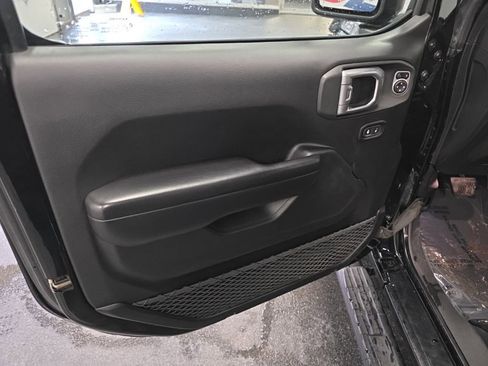 Used 2019 Jeep Wrangler Sport AWD/4WD image 18