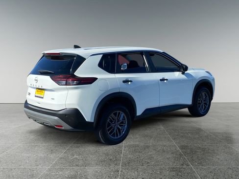 Used 2023 Nissan Rogue S AWD/4WD image 5