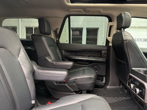 Used 2019 Ford Expedition Platinum RWD image 29