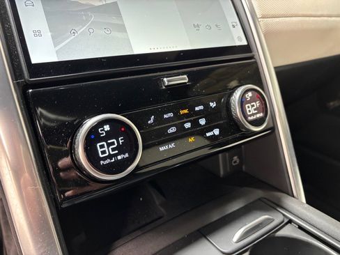 Used 2023 Land Rover Discovery S R-Dynamic image 15