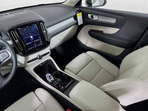 New 2026 Volvo XC40 B5 Plus w/ Protection Package Premier image 22
