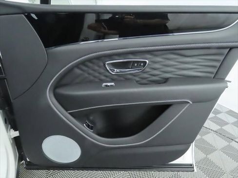 New 2025 Bentley Bentayga image 26