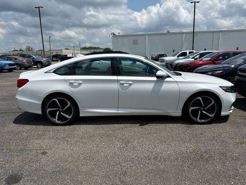 Used 2018 Honda Accord Sport image 5