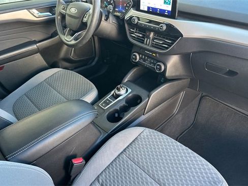 Used 2021 Ford Escape SE image 19